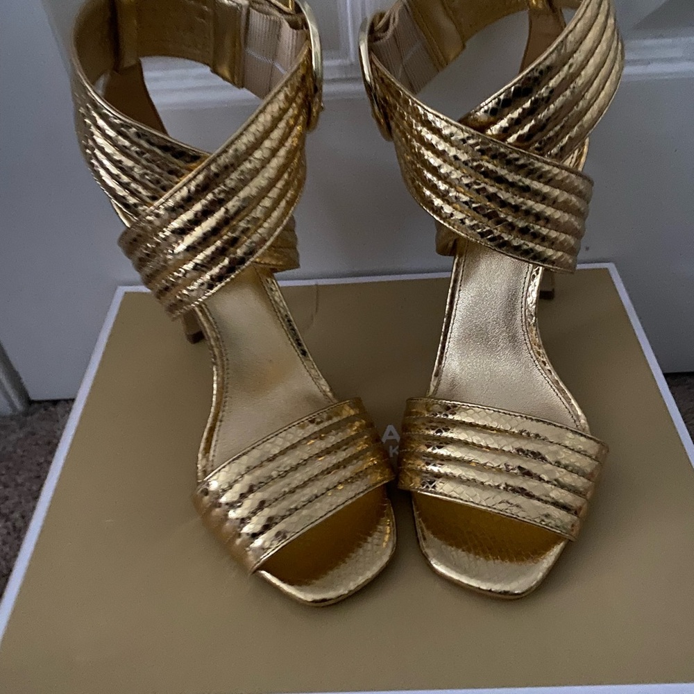Women 6.5 Michael Kors Remi Sandal